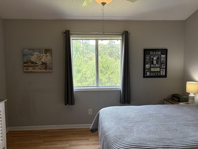 Don't miss out on this desirable top floor end unit offering - photo 28