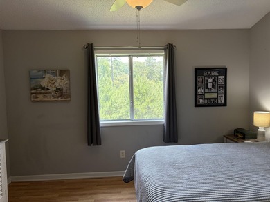 Don't miss out on this desirable top floor end unit offering - photo 29