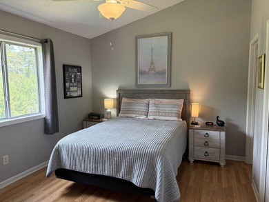 Don't miss out on this desirable top floor end unit offering - photo 31