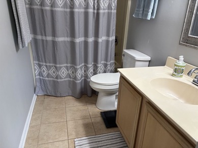 Don't miss out on this desirable top floor end unit offering - photo 34