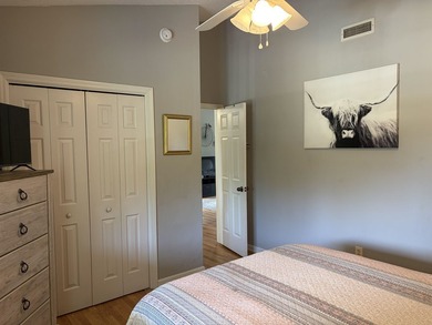 Don't miss out on this desirable top floor end unit offering - photo 41