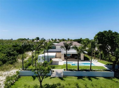 Elegant 6-bedroom villa with views of the Farallon | Fully - photo 1