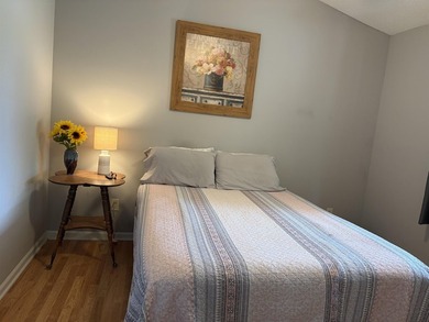 Don't miss out on this desirable top floor end unit offering - photo 42