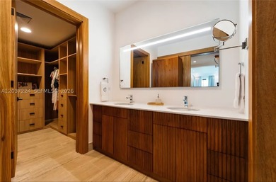 Elegant 6-bedroom villa with views of the Farallon | Fully - photo 3