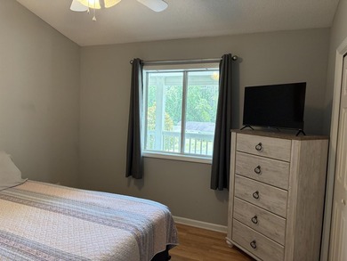 Don't miss out on this desirable top floor end unit offering - photo 44