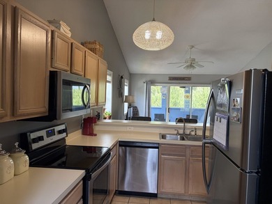 Don't miss out on this desirable top floor end unit offering - photo 48