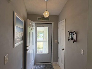 Don't miss out on this desirable top floor end unit offering - photo 49