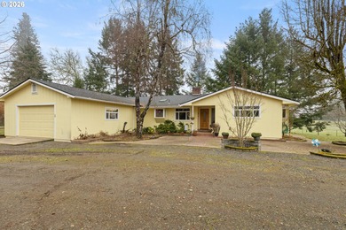 North Umpqua River Home For Sale in Roseburg Oregon