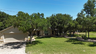 This exceptional Austin stone home offers 3 bedrooms, 2 - photo 4
