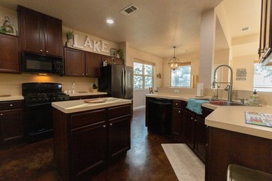 This exceptional Austin stone home offers 3 bedrooms, 2 - photo 7
