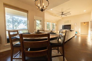 This exceptional Austin stone home offers 3 bedrooms, 2 - photo 9