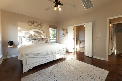 This exceptional Austin stone home offers 3 bedrooms, 2 - photo 10