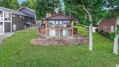 Kentucky Lake Home For Sale in Gilbertsville Kentucky