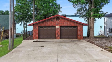 Experience waterfront living at its finest in this exceptional 3 - photo 4
