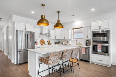 Welcome to this beautiful 4-bedroom, 3.5-bath lake home in the - photo 13