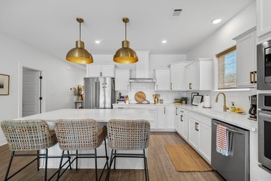 Welcome to this beautiful 4-bedroom, 3.5-bath lake home in the - photo 14