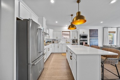 Welcome to this beautiful 4-bedroom, 3.5-bath lake home in the - photo 15