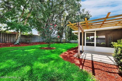 Easy single-story living meets ultimate convenience in the - photo 21