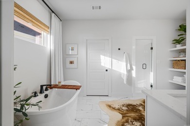 Welcome to this beautiful 4-bedroom, 3.5-bath lake home in the - photo 22