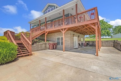 Peaceful 3-story lakefront home with stunning water views - photo 32