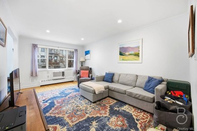 Coveted layout in a prime Astoria location with added upside - photo 2