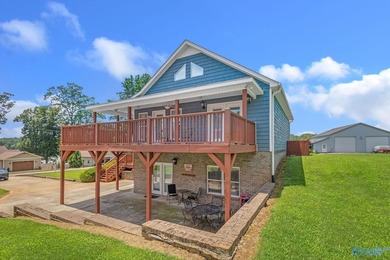 Peaceful 3-story lakefront home with stunning water views - photo 33