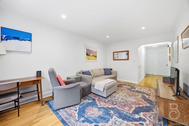 Coveted layout in a prime Astoria location with added upside - photo 3