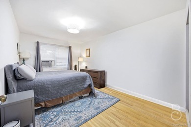 Coveted layout in a prime Astoria location with added upside - photo 8