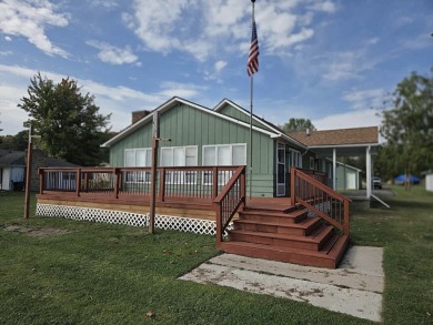 Lake Home ActiveUnderContr in Houghton Lake, Michigan