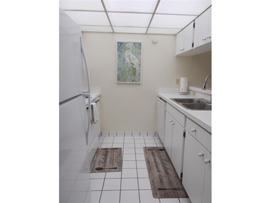 BEAUTIFUL 2 BED 2 BATH INVESTMENT CONDO: This condo unit is on - photo 4