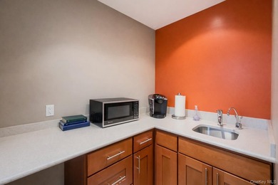Prime free-standing professional office building for sale in a - photo 14
