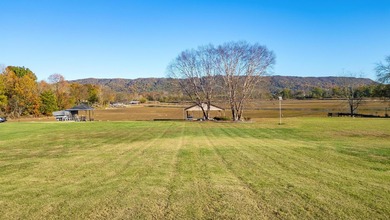 A rare find: Quality Custom built Lake house. 121 feet of water - photo 17