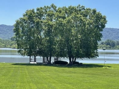 A rare find: Quality Custom built Lake house. 121 feet of water - photo 22