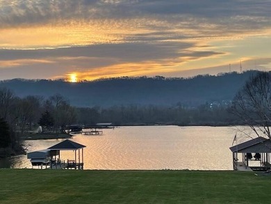 A rare find: Quality Custom built Lake house. 121 feet of water - photo 38
