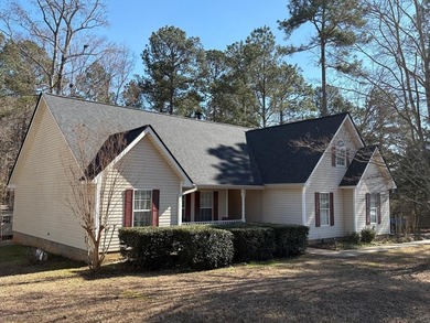 Gatewood Lakes Home For Sale in Greenwood South Carolina