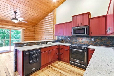 Exceptional Custom Built Log Home on Lake Petenwell! This 4+ - photo 12