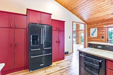 Exceptional Custom Built Log Home on Lake Petenwell! This 4+ - photo 16
