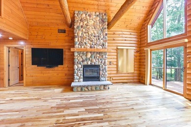 Exceptional Custom Built Log Home on Lake Petenwell! This 4+ - photo 17