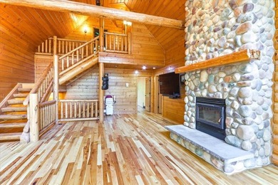 Exceptional Custom Built Log Home on Lake Petenwell! This 4+ - photo 20