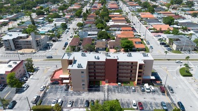 Excellent opportunity to own in the heart of Miami! Enjoy - photo 2
