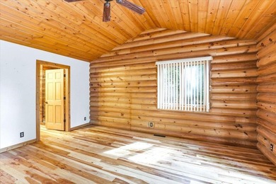 Exceptional Custom Built Log Home on Lake Petenwell! This 4+ - photo 25
