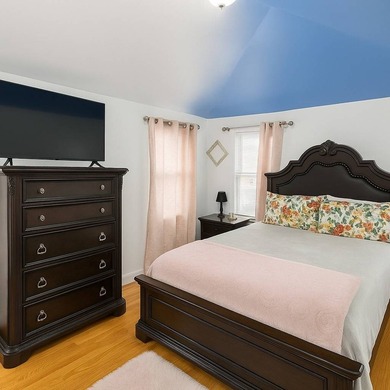 Welcome to 115-29 145th Street! A warm, beautifully curated - photo 10