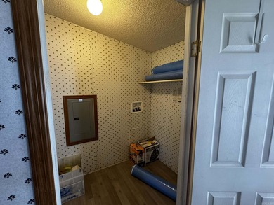 Welcome to your slice of country living! Nestled on 4.48