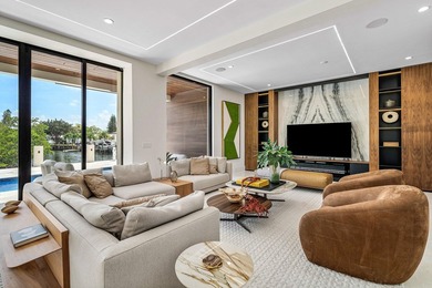 Completed in 2026, this Luxurious Deepwater Estate showcases 84' - photo 7