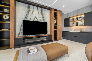 Completed in 2026, this Luxurious Deepwater Estate showcases 84' - photo 9