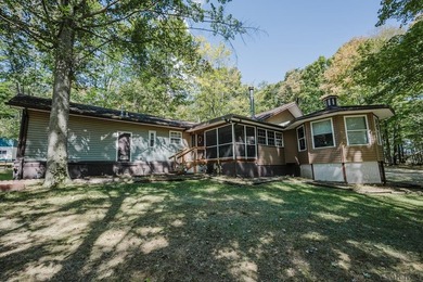 Glendale Lake Home For Sale in Flinton Pennsylvania