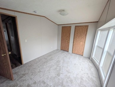 The convenience of park living and just steps away from Castle - photo 17