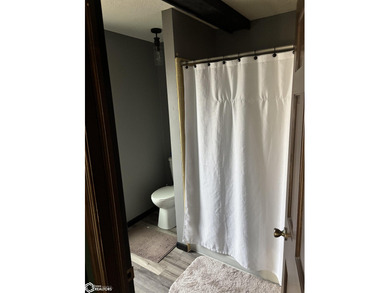 Beautiful updated home located right next to the lake! All new - photo 18