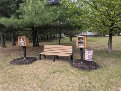 The convenience of park living and just steps away from Castle - photo 28