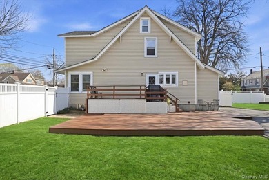 Welcome to 197 S 4th Street-where classic Victorian Colonial - photo 39